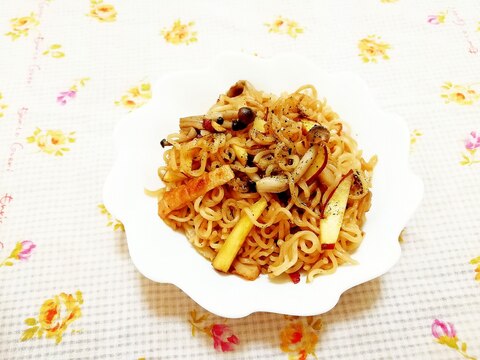 さつまいもときのこの焼き蕎麦